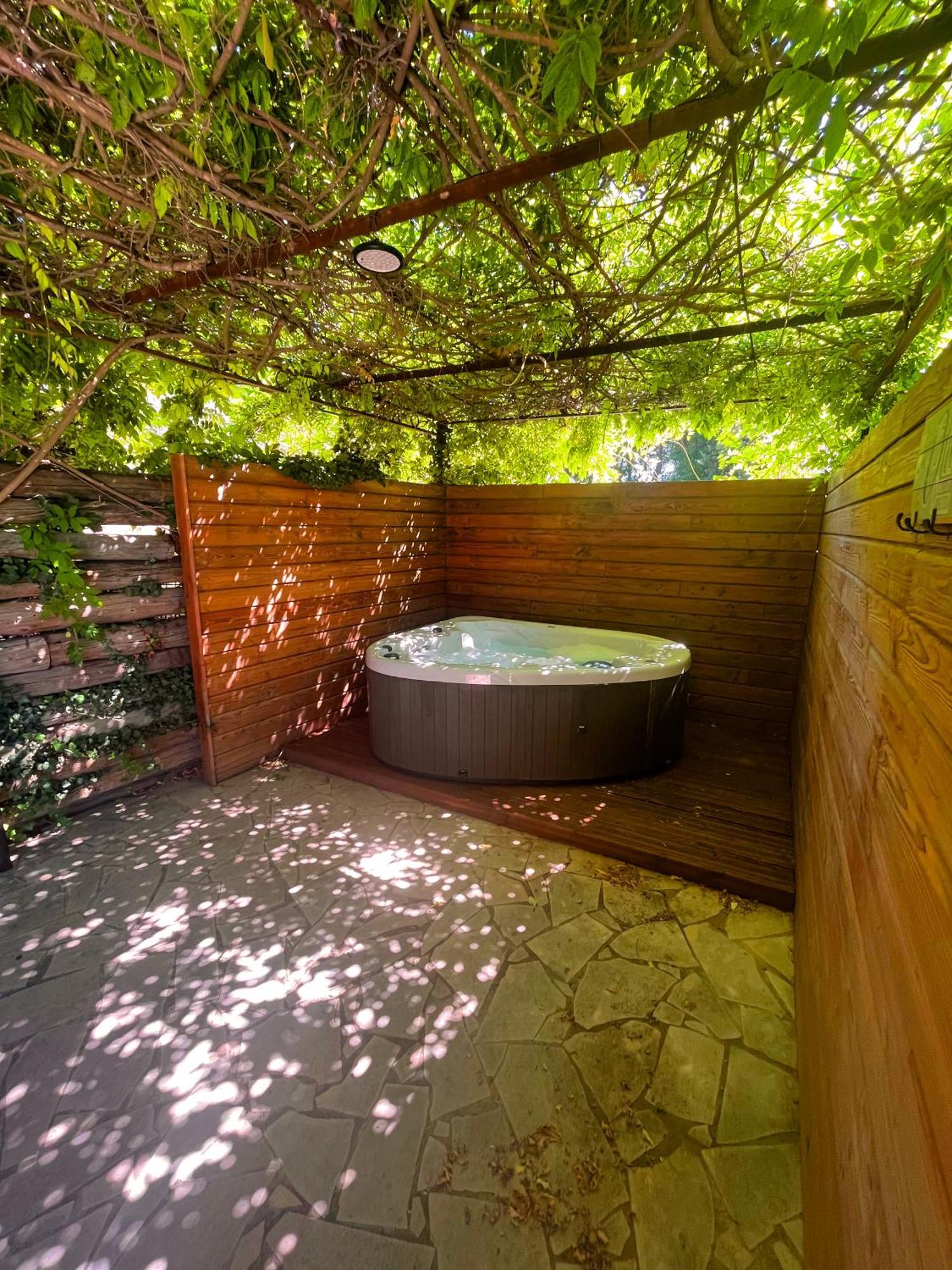 Domaine Amourella Aparthotel Lambesc Δωμάτιο φωτογραφία