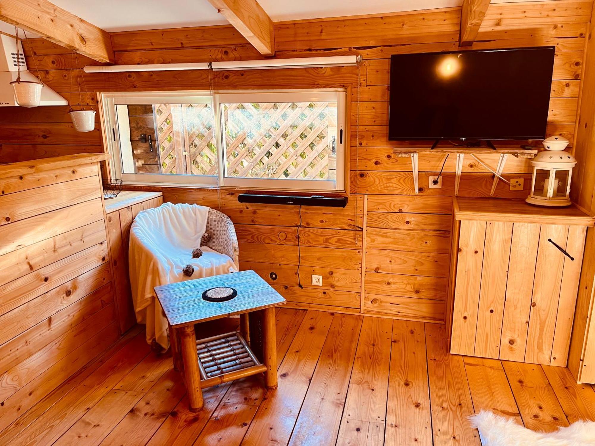 Domaine Amourella Aparthotel Lambesc Δωμάτιο φωτογραφία